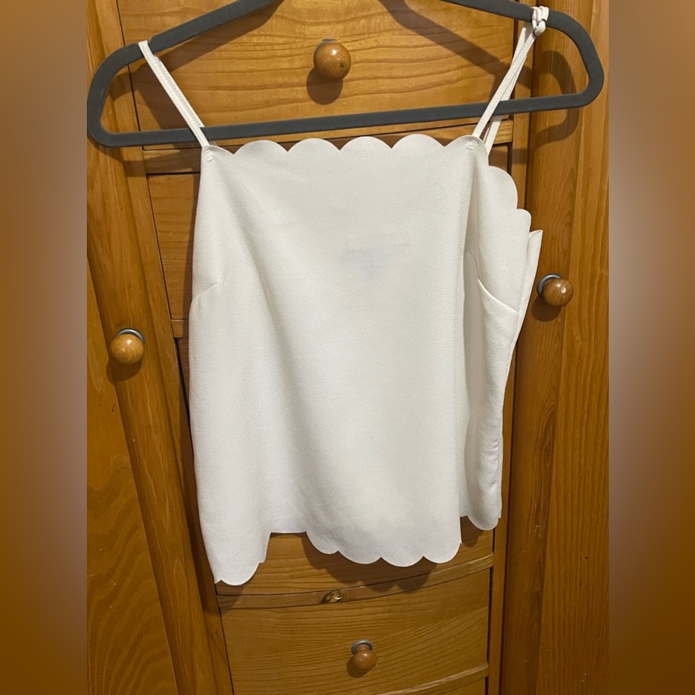 Banana Reblic scalloped tank